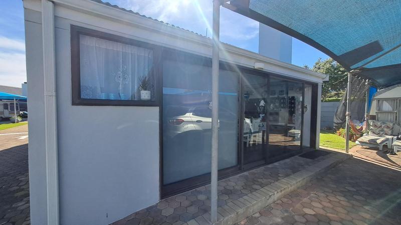 1 Bedroom Property for Sale in Stilbaai East Western Cape